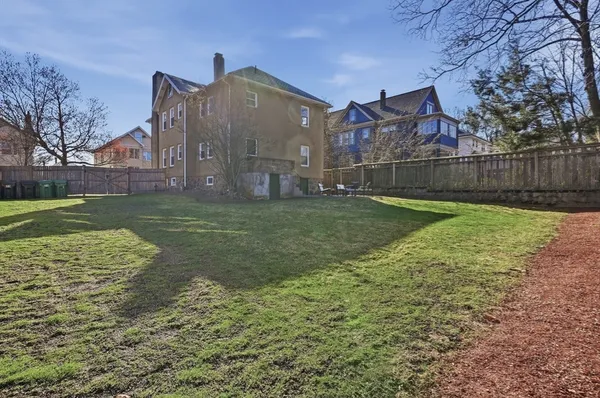 $879,900 | 25 Spruce Street, Unit 25, Watertown, MA 02472