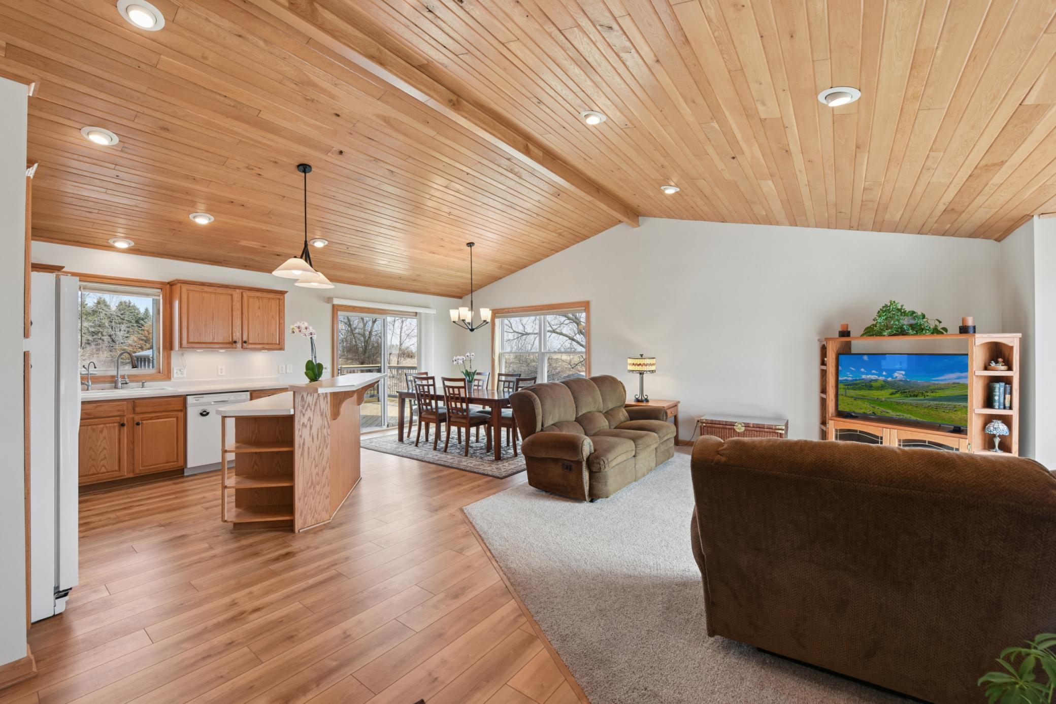 696 Buttercup Court Hudson, WI 54016 - Photo 4 of 55