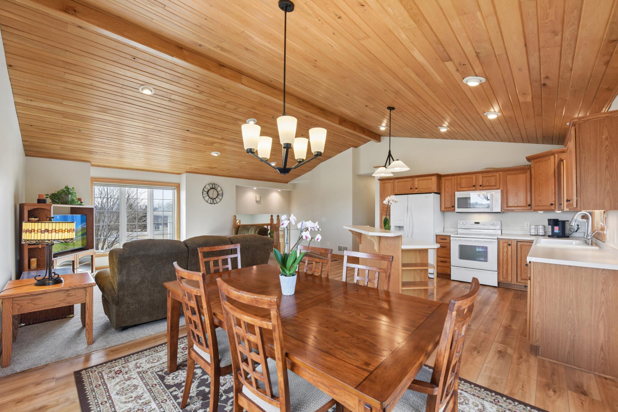 696 Buttercup Court Hudson, WI 54016 - Photo 6 of 55