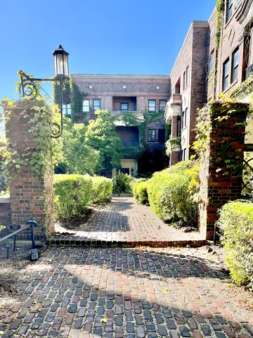 $230,000 | 5716 South Kenwood Avenue, Unit 1, Chicago, IL 60637