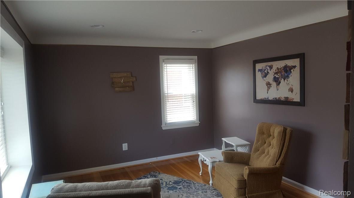 9807 Merriman Road Livonia, MI 48150 - Photo 2 of 26 20180621_120419_001.jpg