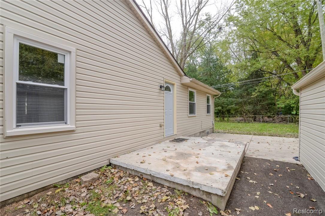 17360 Merriman Road Livonia, MI 48152 - Photo 5 of 41 MERRIMAN (5).jpg