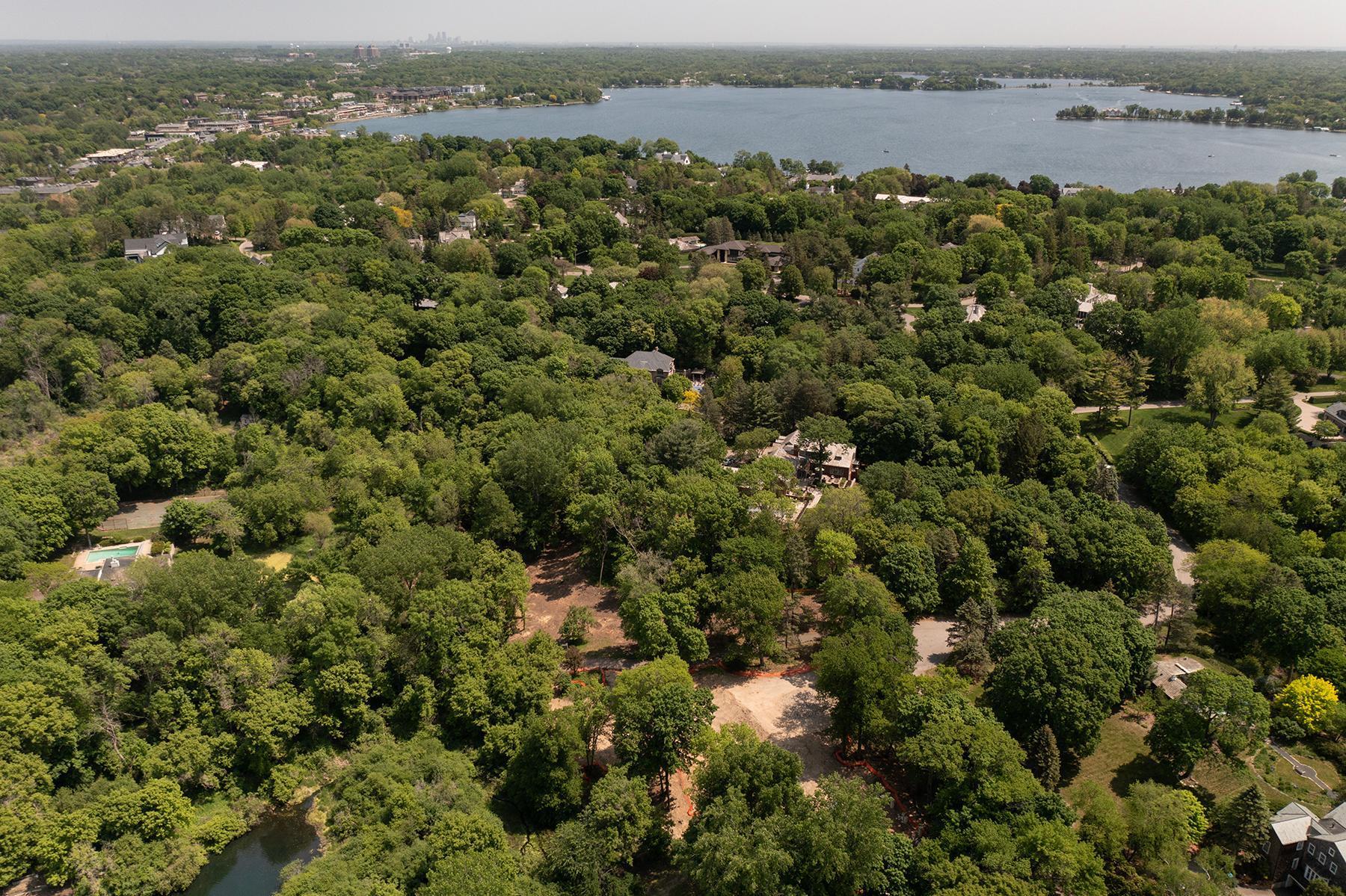 425 Ferndale Woods Road Wayzata, MN 55391 - Photo 27 of 38 Gallery Image 27