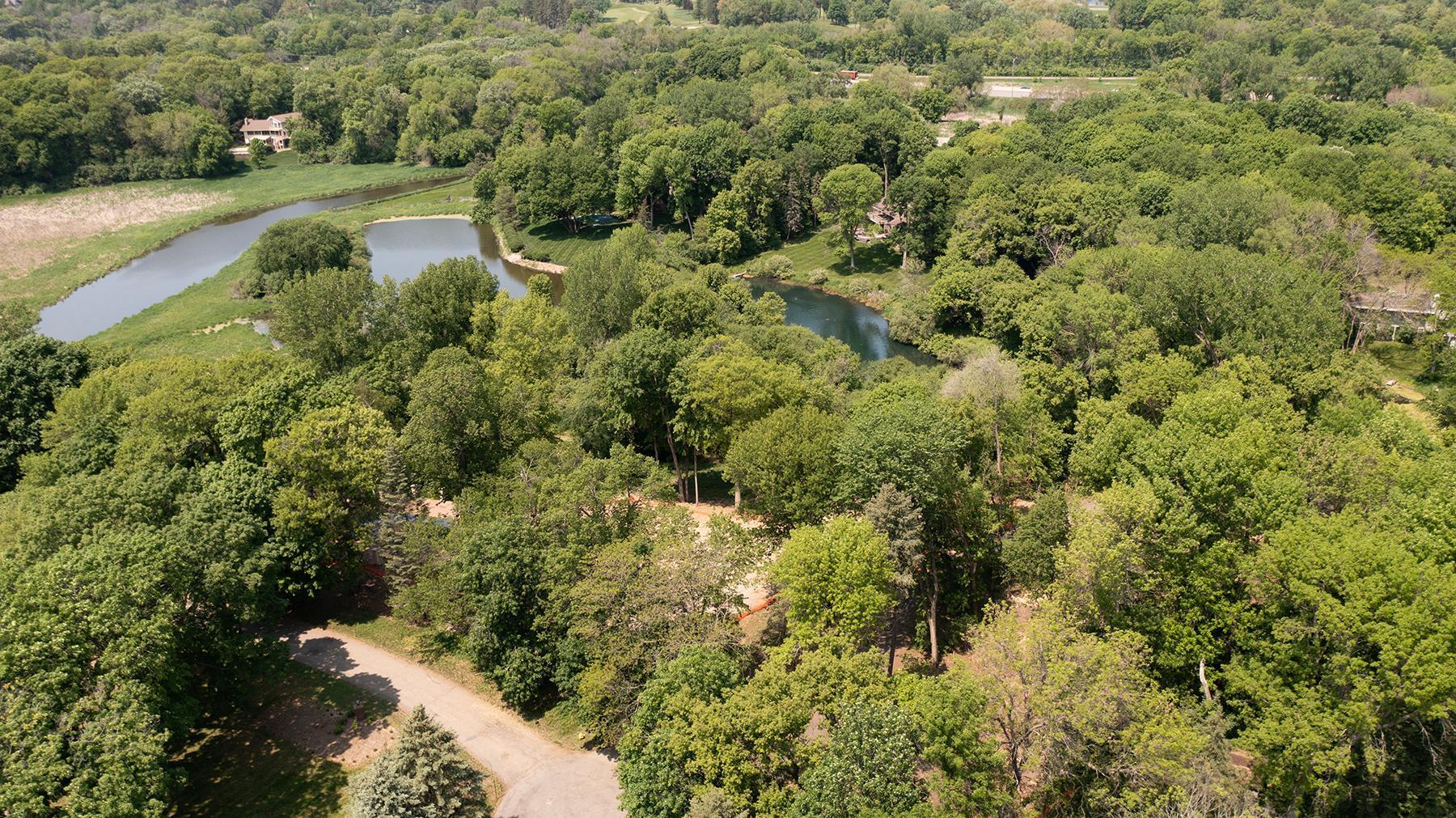 425 Ferndale Woods Road Wayzata, MN 55391 - Photo 36 of 38 Gallery Image 36
