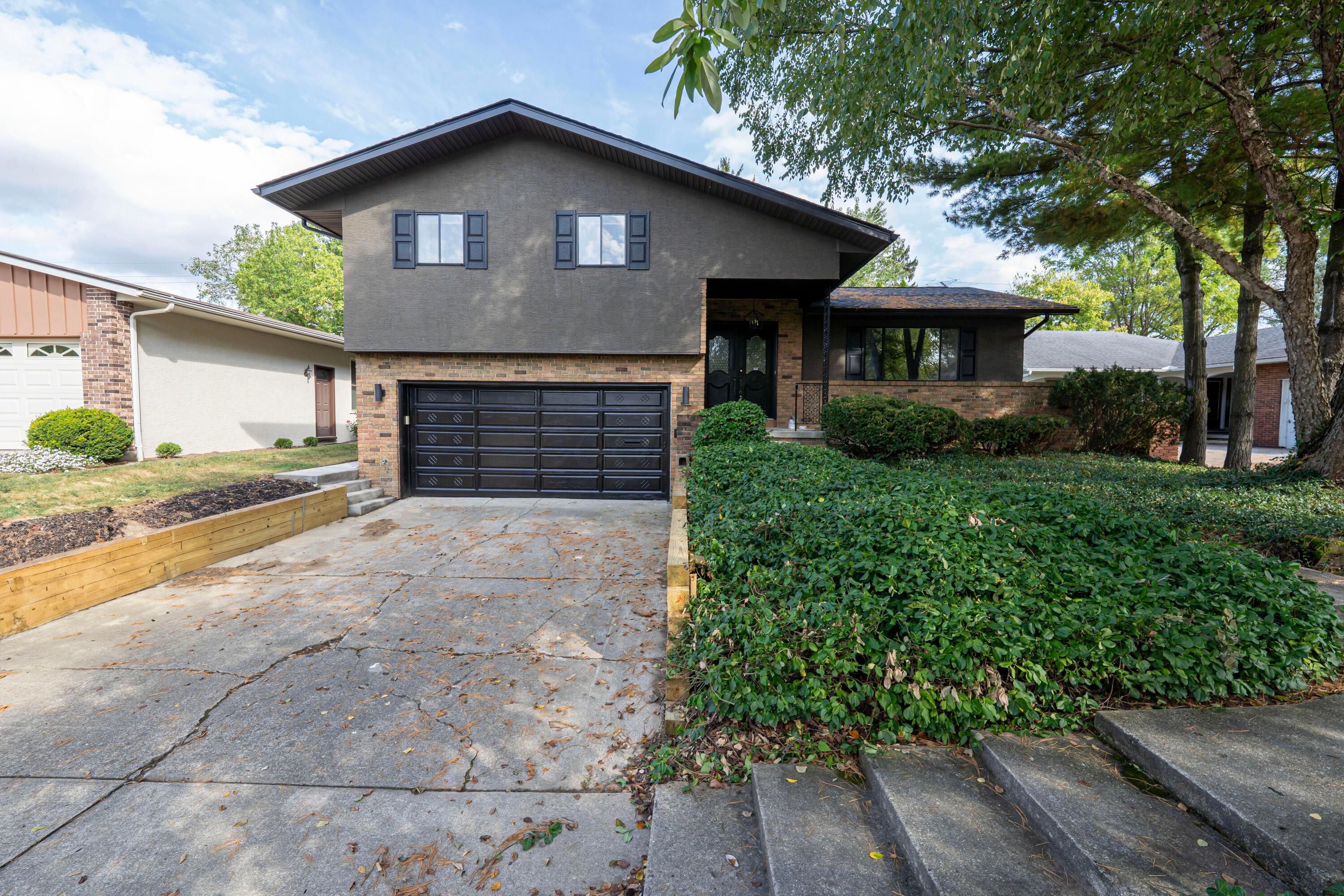 front of house2