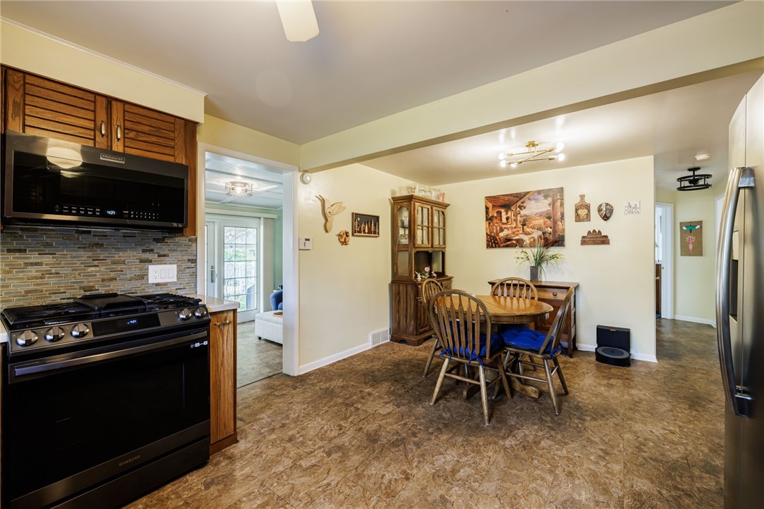 401 Hinchey Road Gates, NY 14624 - Photo 11 of 34