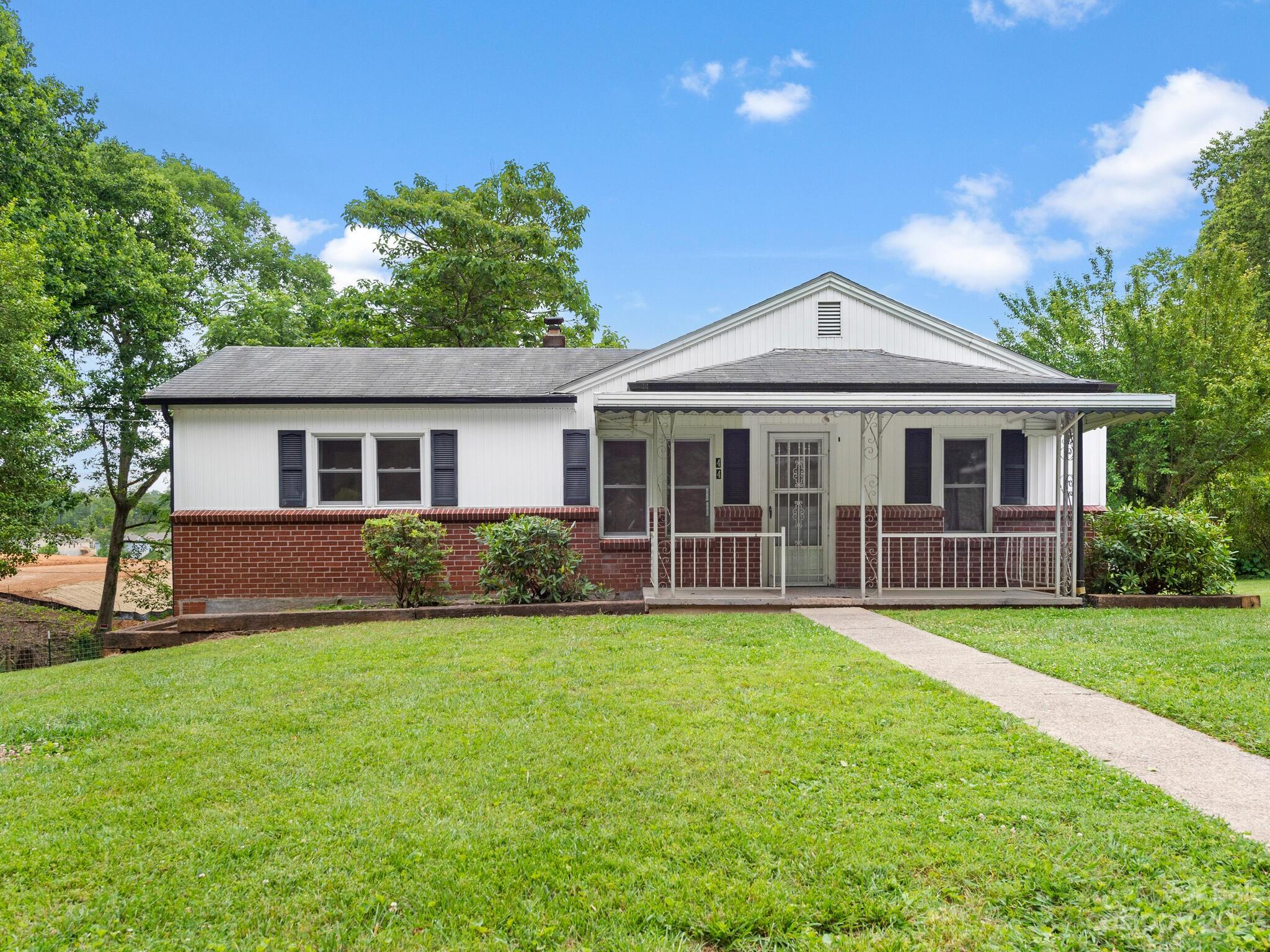44 Cherokee Road Asheville, NC 28806 - Photo 1 of 35 Gallery Image 1