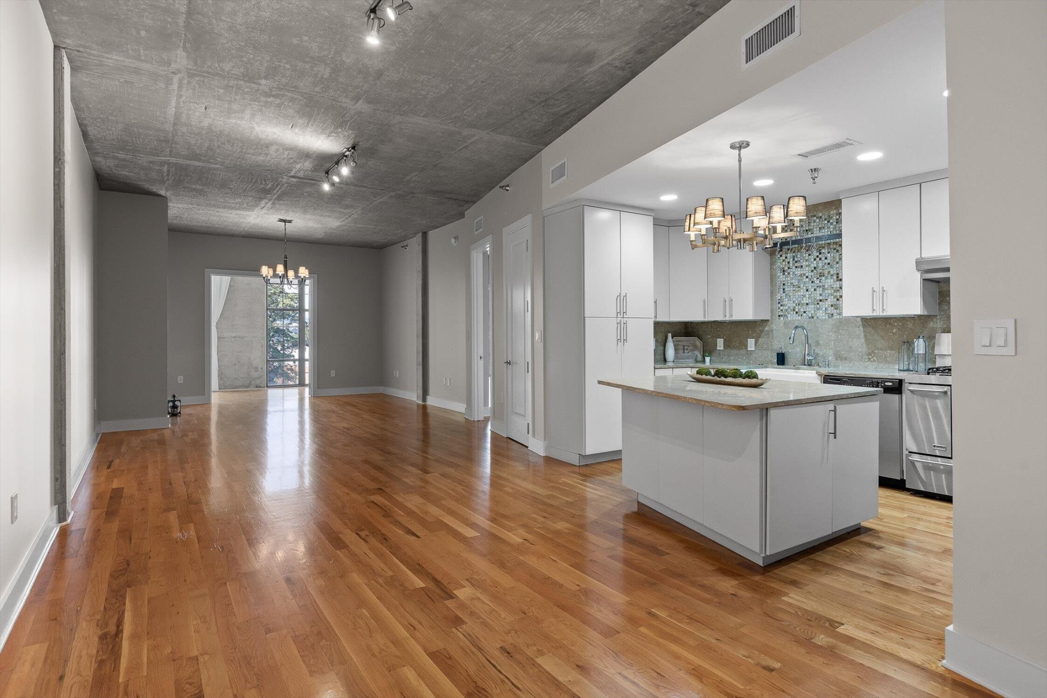 417 Frazier Avenue, Unit 303 Chattanooga, TN 37405 - Photo 2 of 38