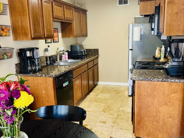 $2,850 | 7594 Park Ridge Boulevard, Unit 13, San Diego, CA 92120