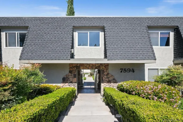 $2,695 | 7594 Park Ridge Boulevard, Unit 13, San Diego, CA 92120