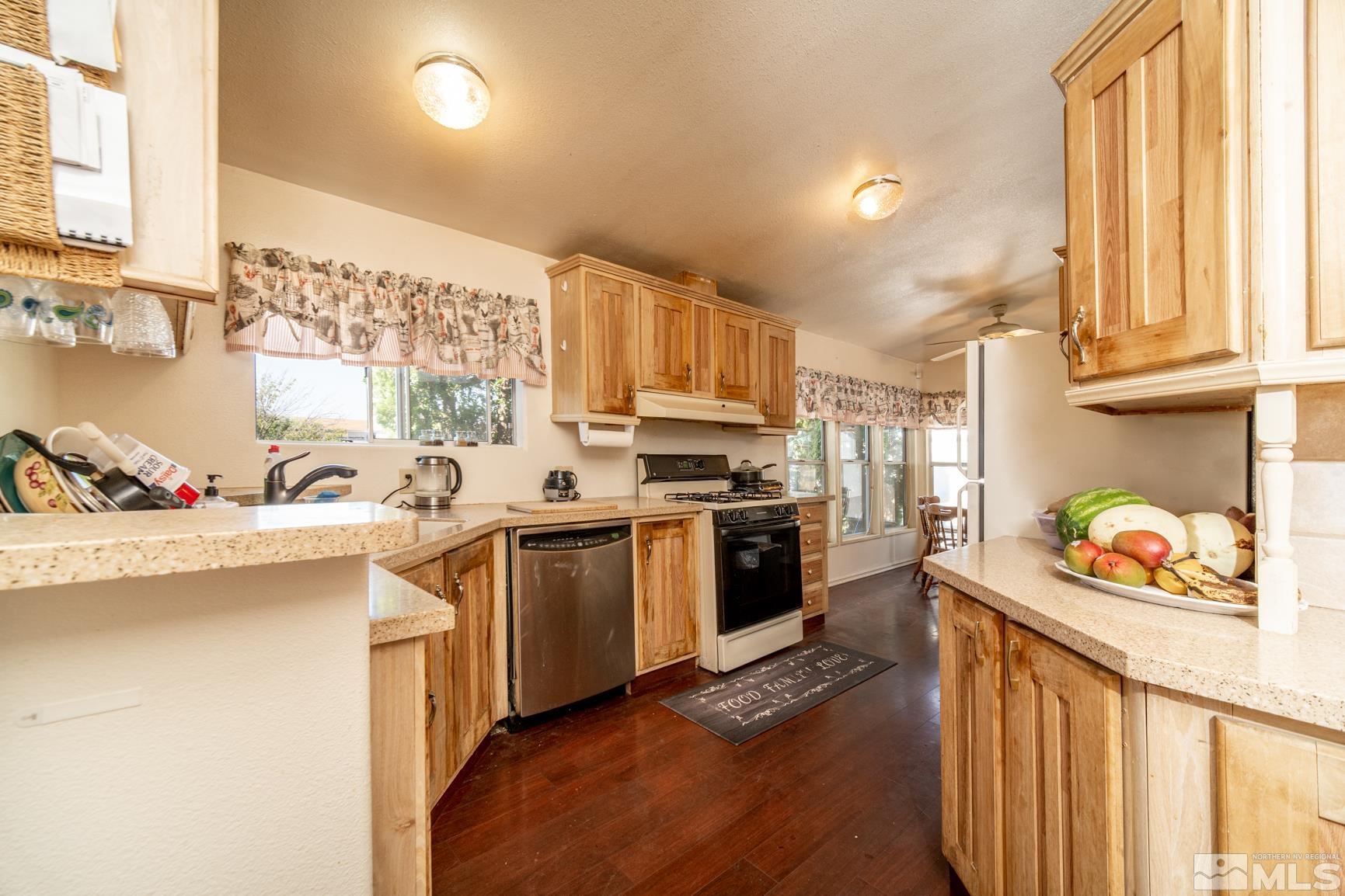 1486 Kate Lane Reno, NV 89506 - Photo 10 of 27 Photo 10
