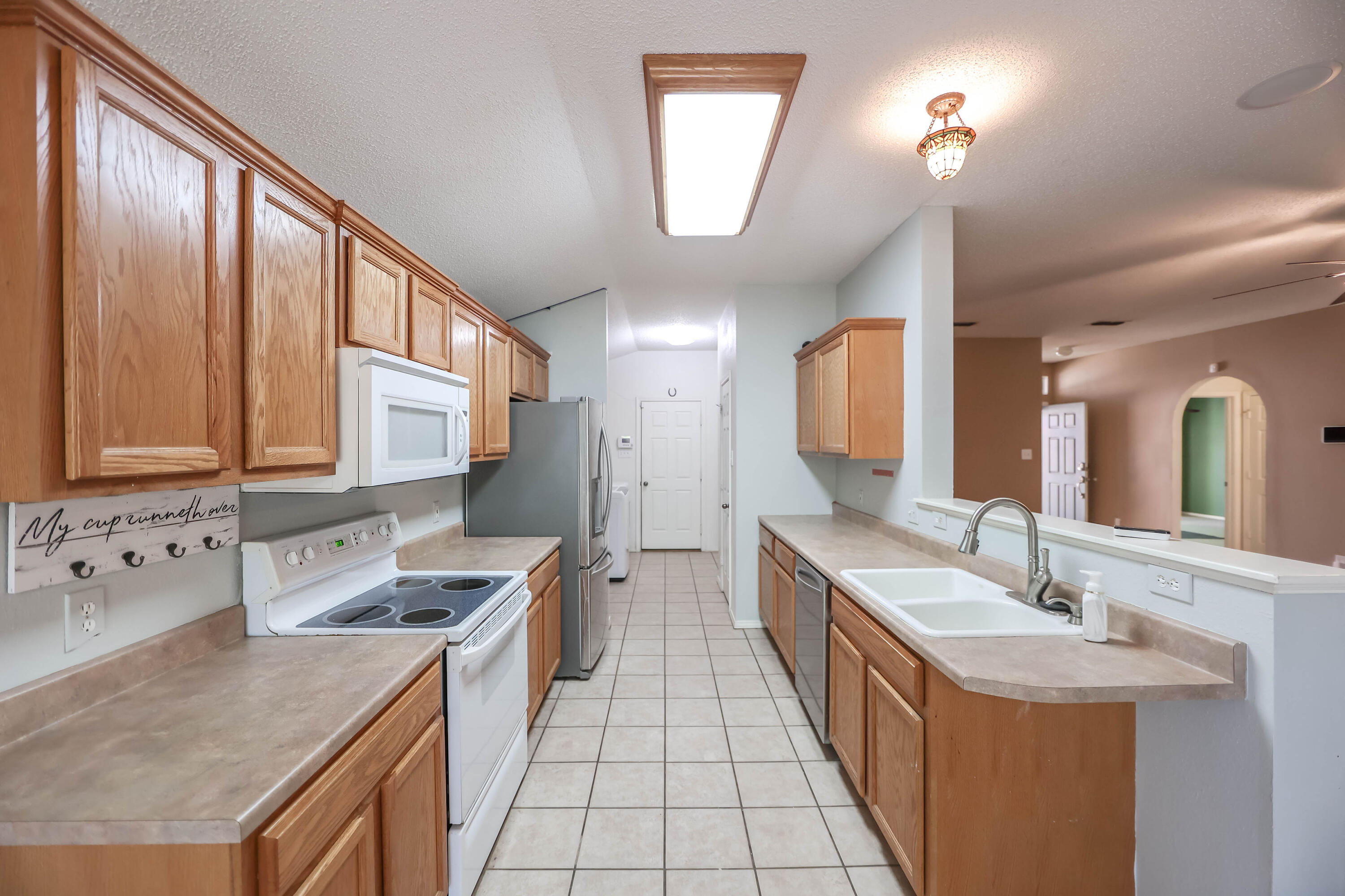 5807 89th Street Lubbock, TX 79424 - Photo 4 of 22 Regal Park Steal of a Home 20