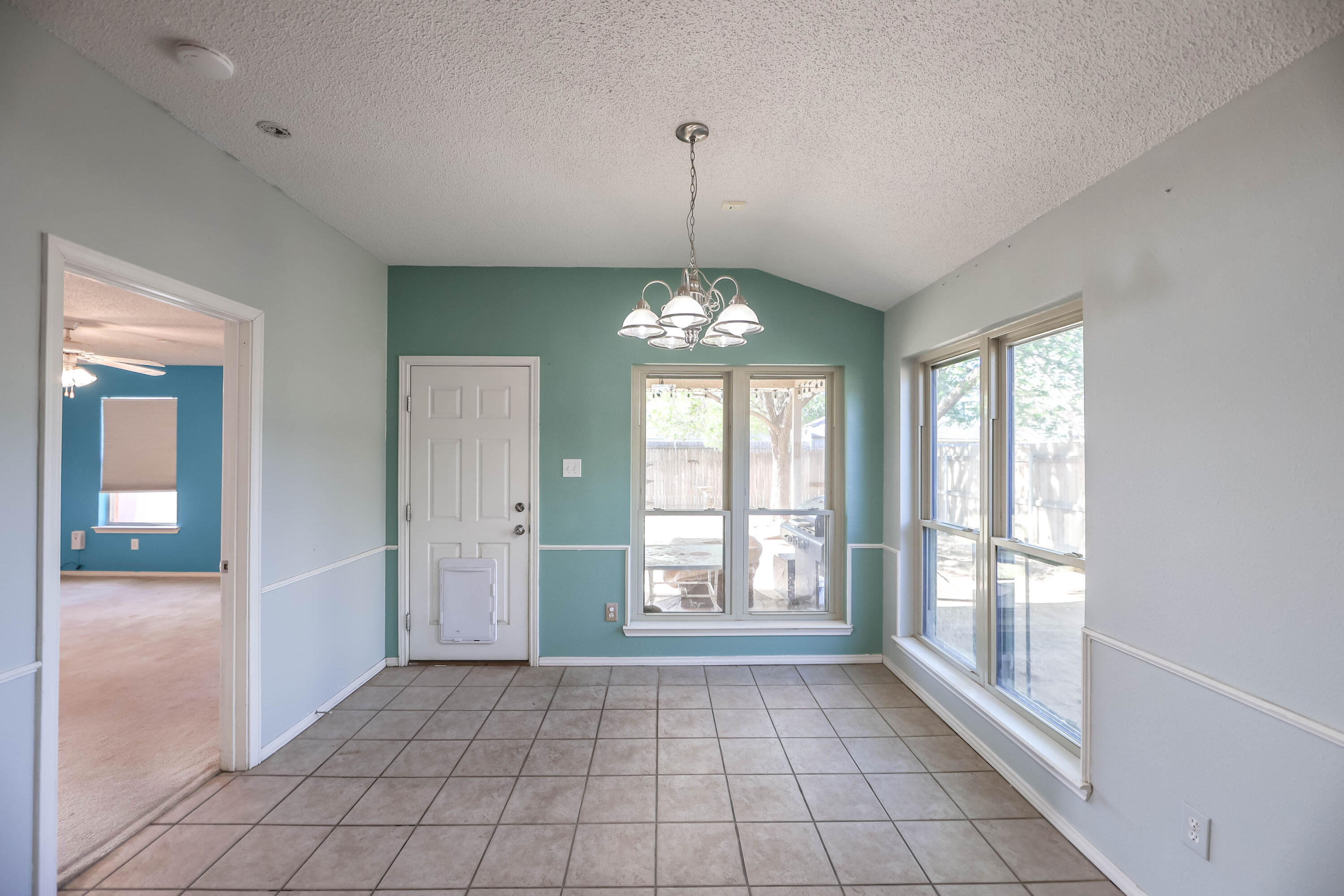 5807 89th Street Lubbock, TX 79424 - Photo 6 of 22 Regal Park Steal of a Home 19