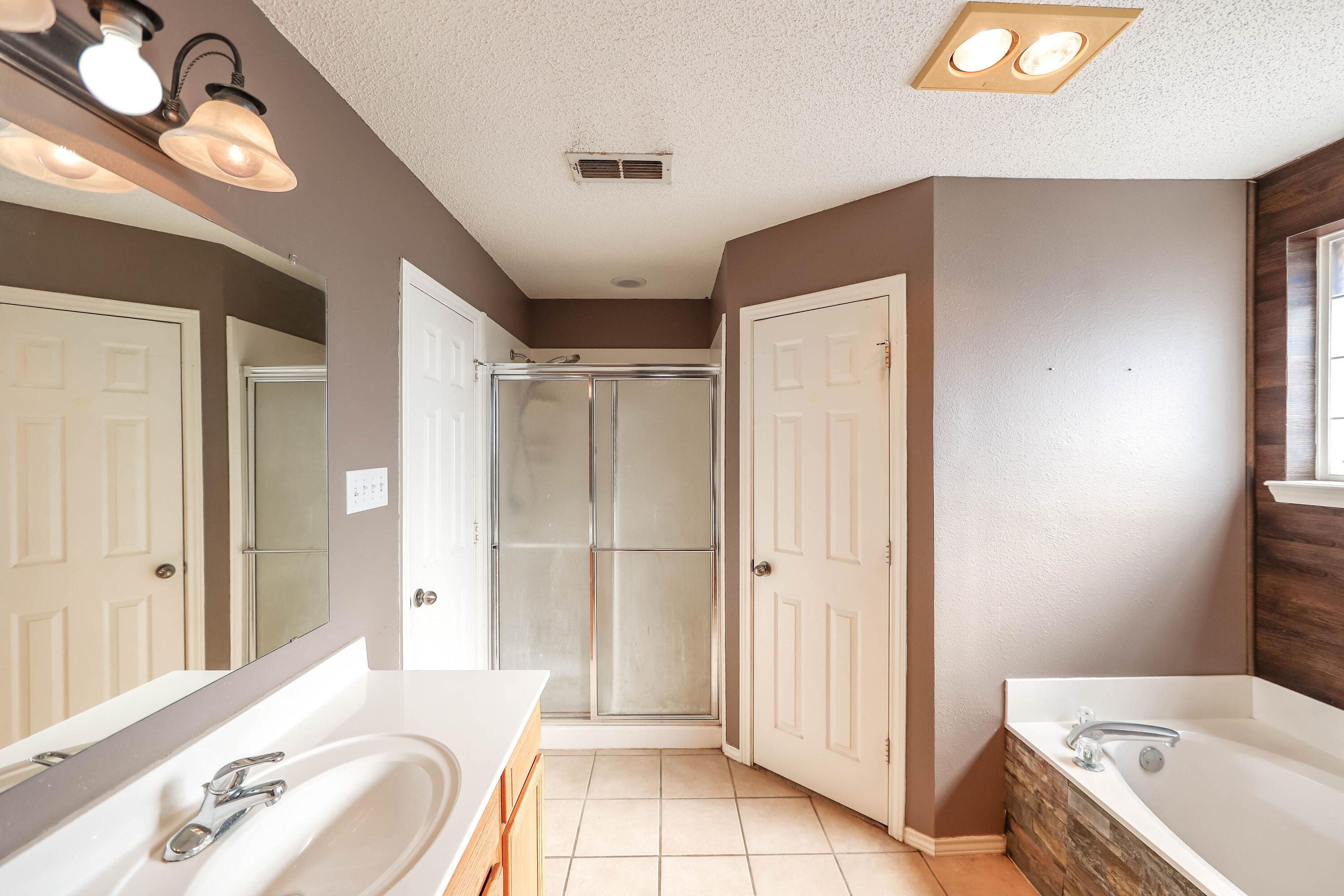 5807 89th Street Lubbock, TX 79424 - Photo 9 of 22 Regal Park Steal of a Home 16