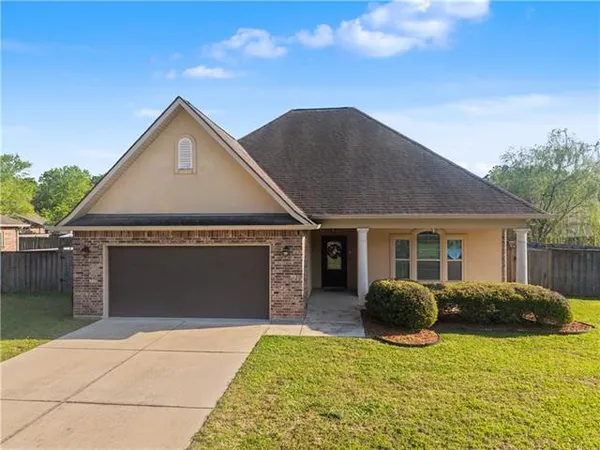 $230,000 | 21216 Beau Chateau Boulevard, Ponchatoula, LA 70454