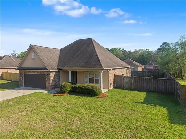 $230,000 | 21216 Beau Chateau Boulevard, Ponchatoula, LA 70454