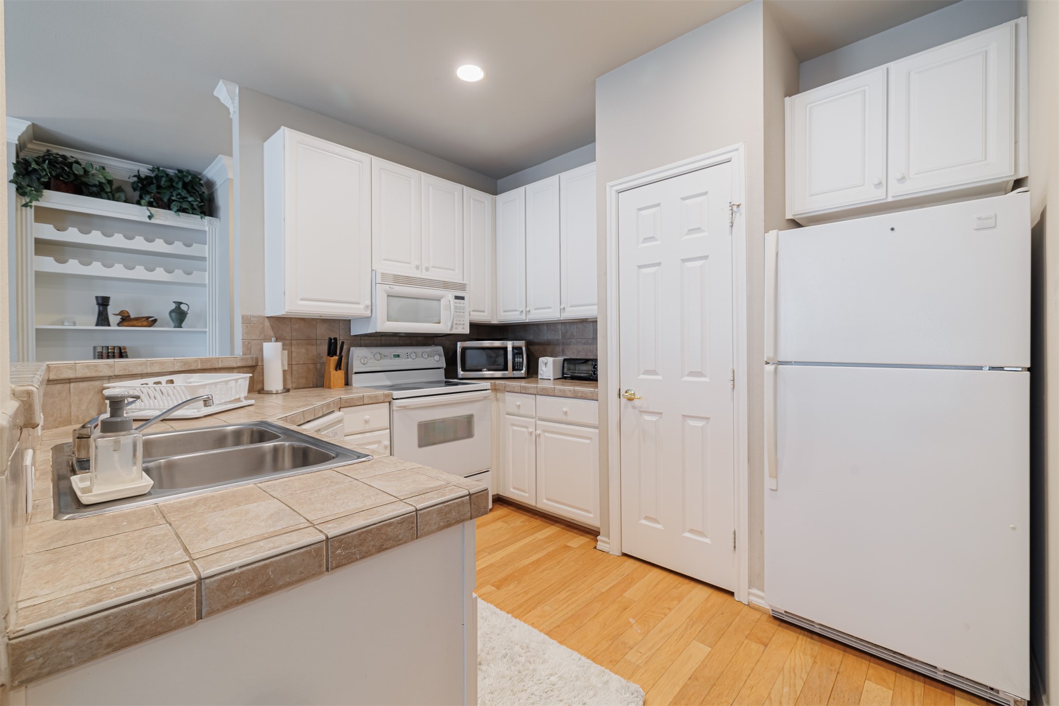 2400 McCue Road, Unit 360 Houston, TX 77056 - Photo 5 of 24
