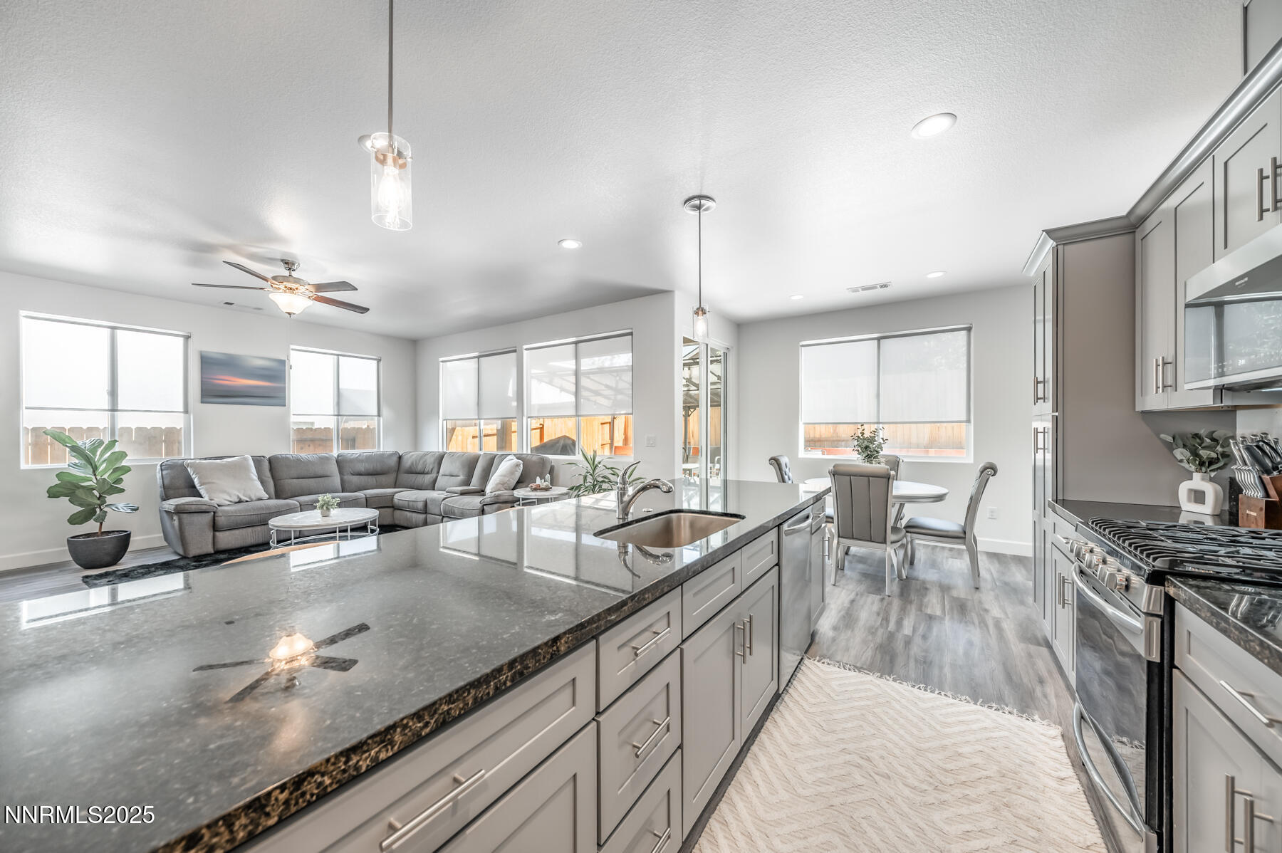 785 Garnet Way Fernley, NV 89408 - Photo 15 of 33 a large kitchen with lots of counter space