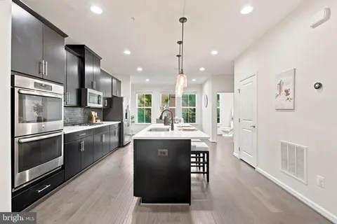 $824,999 | 22311 Tees Terrace, Ashburn, VA 20148