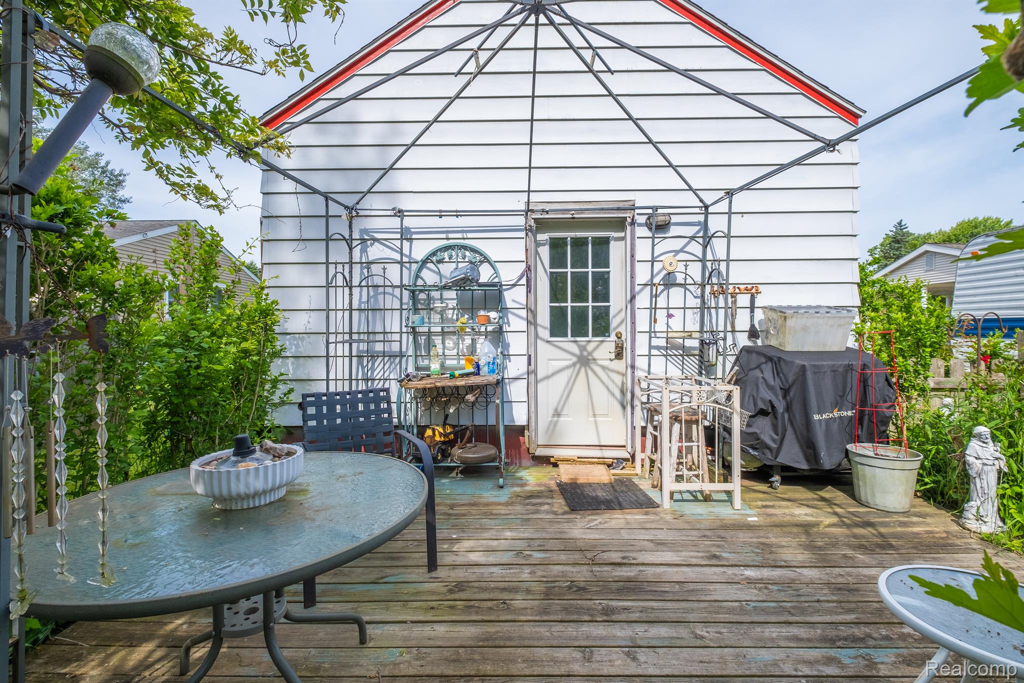 4124 North Genesee Road Flint, MI 48506 - Photo 8 of 11 Backyard Patio