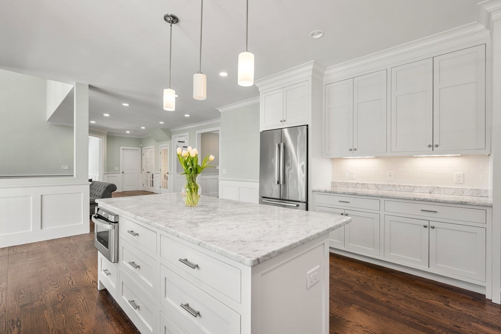 12 Pelham Road Weston, MA 02493 - Photo 11 of 34