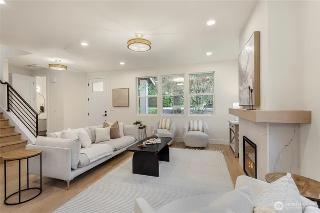 $1,620,000 | 11607 Northeast 112th Street, Unit 2, Kirkland, WA 98033