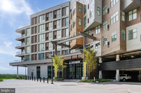 $3,295 | 503-29 North Columbus Boulevard, Unit 2323, Philadelphia, PA 19123