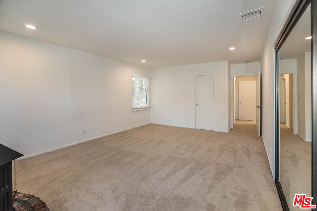 1341 Vienna Way Venice, CA 90291 - Photo 13 of 15 a view of an empty room with a window
