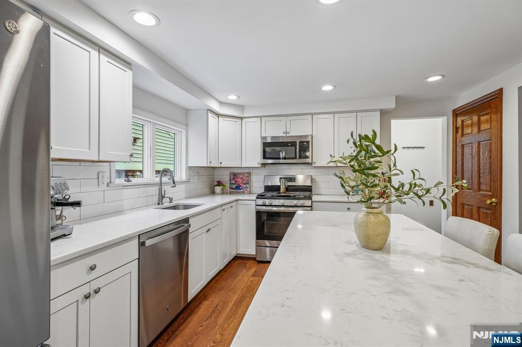 40 Golf Road Bloomfield, NJ 07003 - Photo 13 of 50