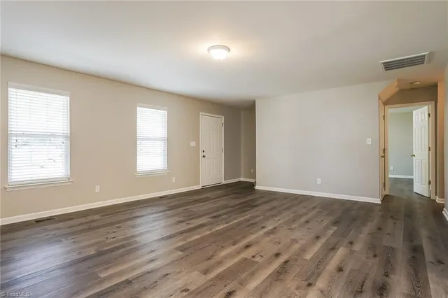 $2,360 | 6105 Buckhorn Road, Greensboro, NC 27410