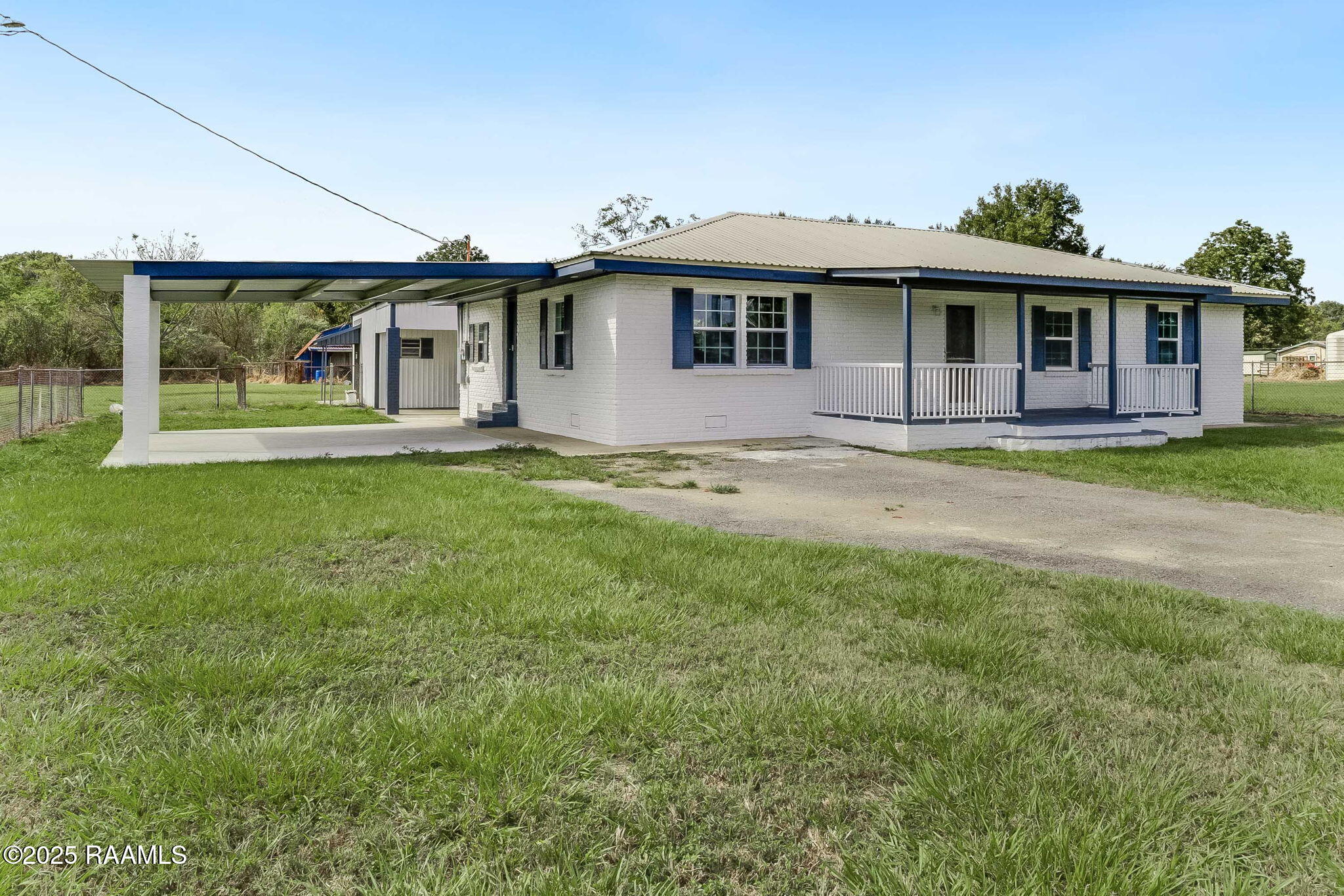 724 Linden Lewis Road Youngsville, LA 70592 - Photo 1 of 20 20-web-or-mls-724 Linden Lewis-20