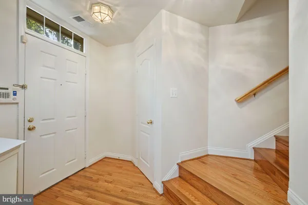 $3,300 | 207 Garden View Way, Rockville, MD 20850