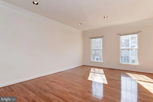 $3,300 | 207 Garden View Way, Rockville, MD 20850
