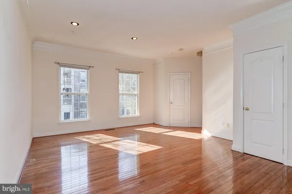 $3,300 | 207 Garden View Way, Rockville, MD 20850