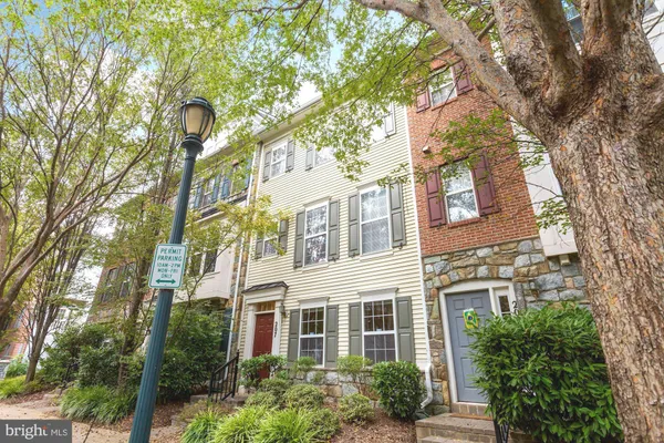 $3,300 | 207 Garden View Way, Rockville, MD 20850