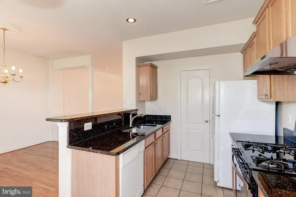 $3,300 | 207 Garden View Way, Rockville, MD 20850