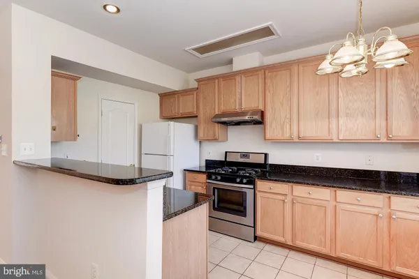 $3,300 | 207 Garden View Way, Rockville, MD 20850