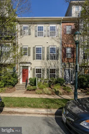 $3,300 | 207 Garden View Way, Rockville, MD 20850