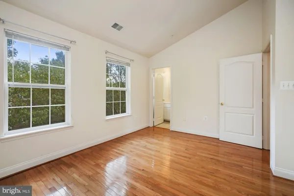 $3,300 | 207 Garden View Way, Rockville, MD 20850