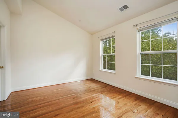 $3,300 | 207 Garden View Way, Rockville, MD 20850