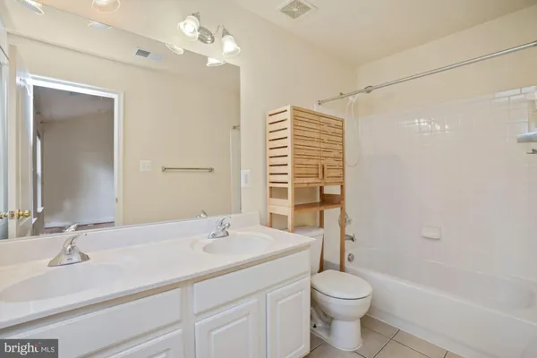 $3,300 | 207 Garden View Way, Rockville, MD 20850