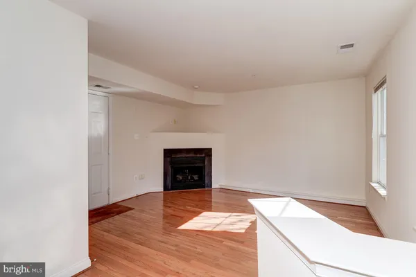 $3,300 | 207 Garden View Way, Rockville, MD 20850