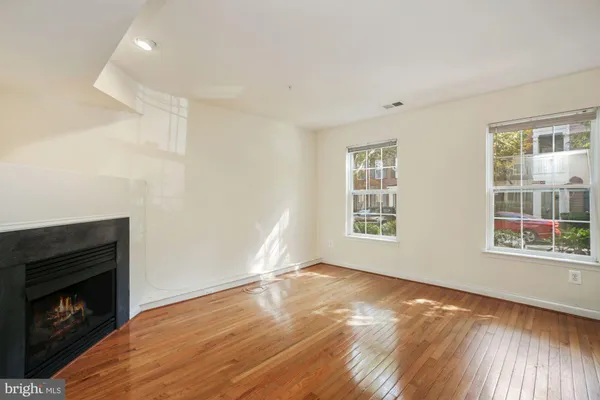 $3,300 | 207 Garden View Way, Rockville, MD 20850