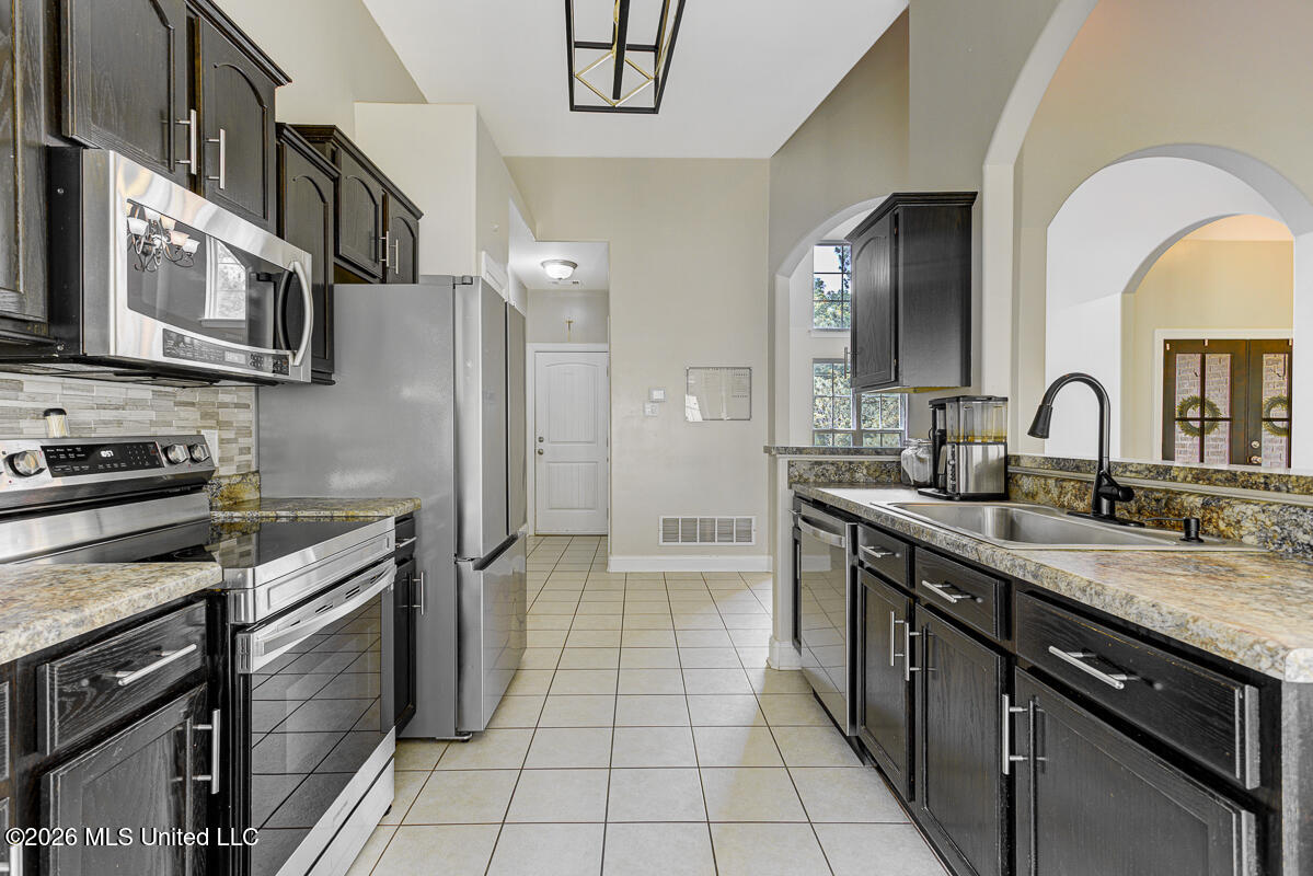 164 Timber Ridge Drive Byhalia, MS 38611 - Photo 14 of 26 Kitchen