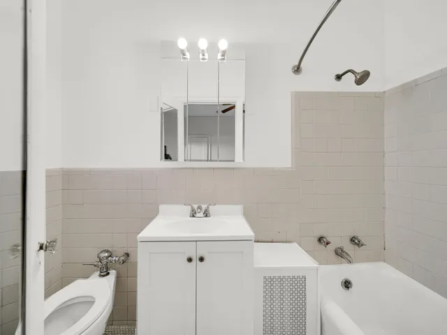 $175,000 | 5000 South Cornell Avenue, Unit 6C, Chicago, IL 60615