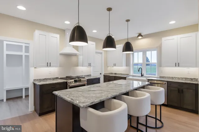 $209,900 | 2328 Rockvale Road, Lancaster, PA 17602