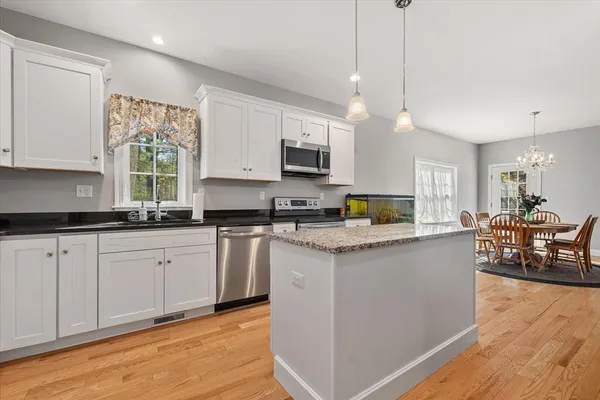 $520,000 | 8 William Drive, Unit 8, Douglas, MA 01516