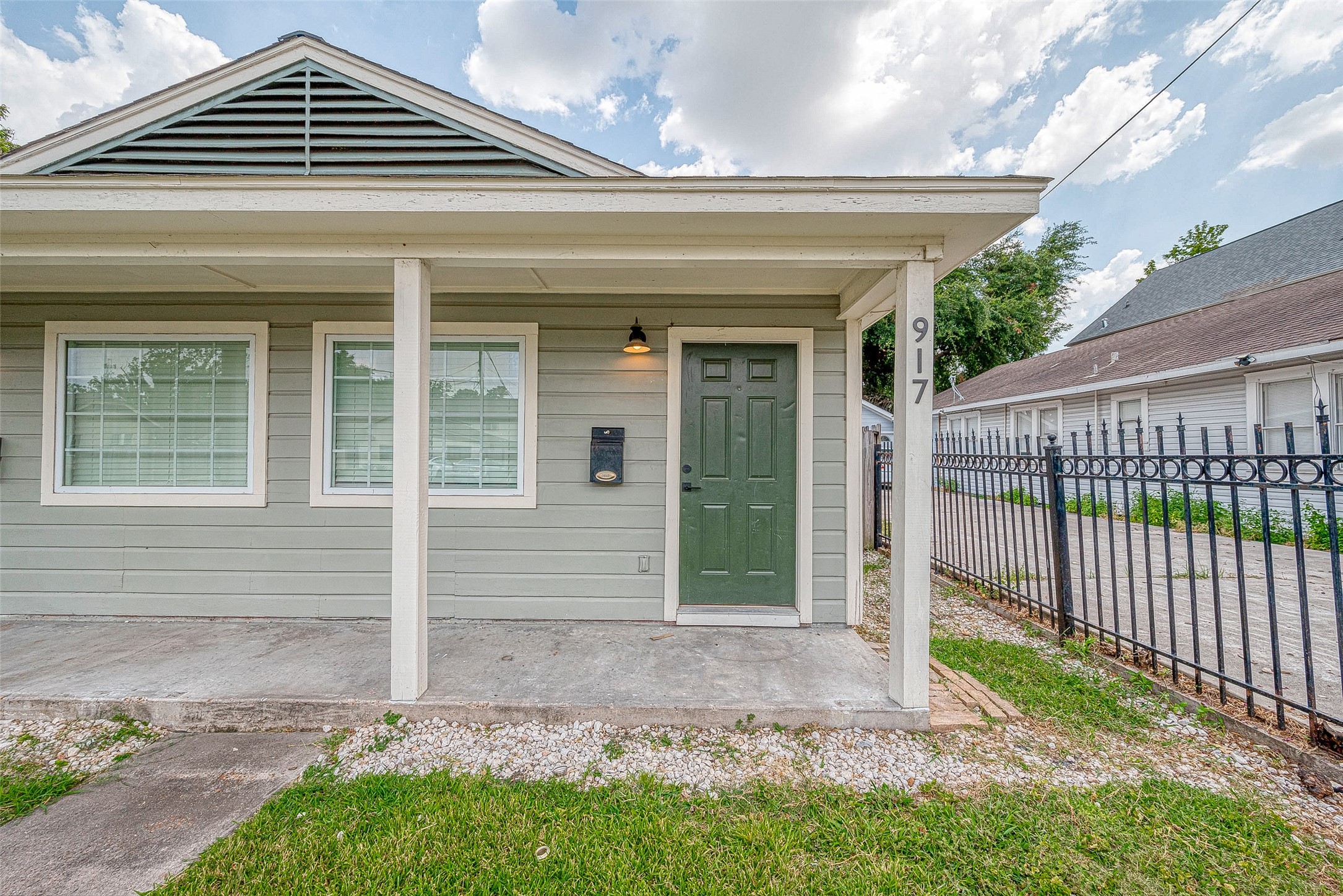 917 Adele Street Houston, TX 77009 - Photo 3 of 24