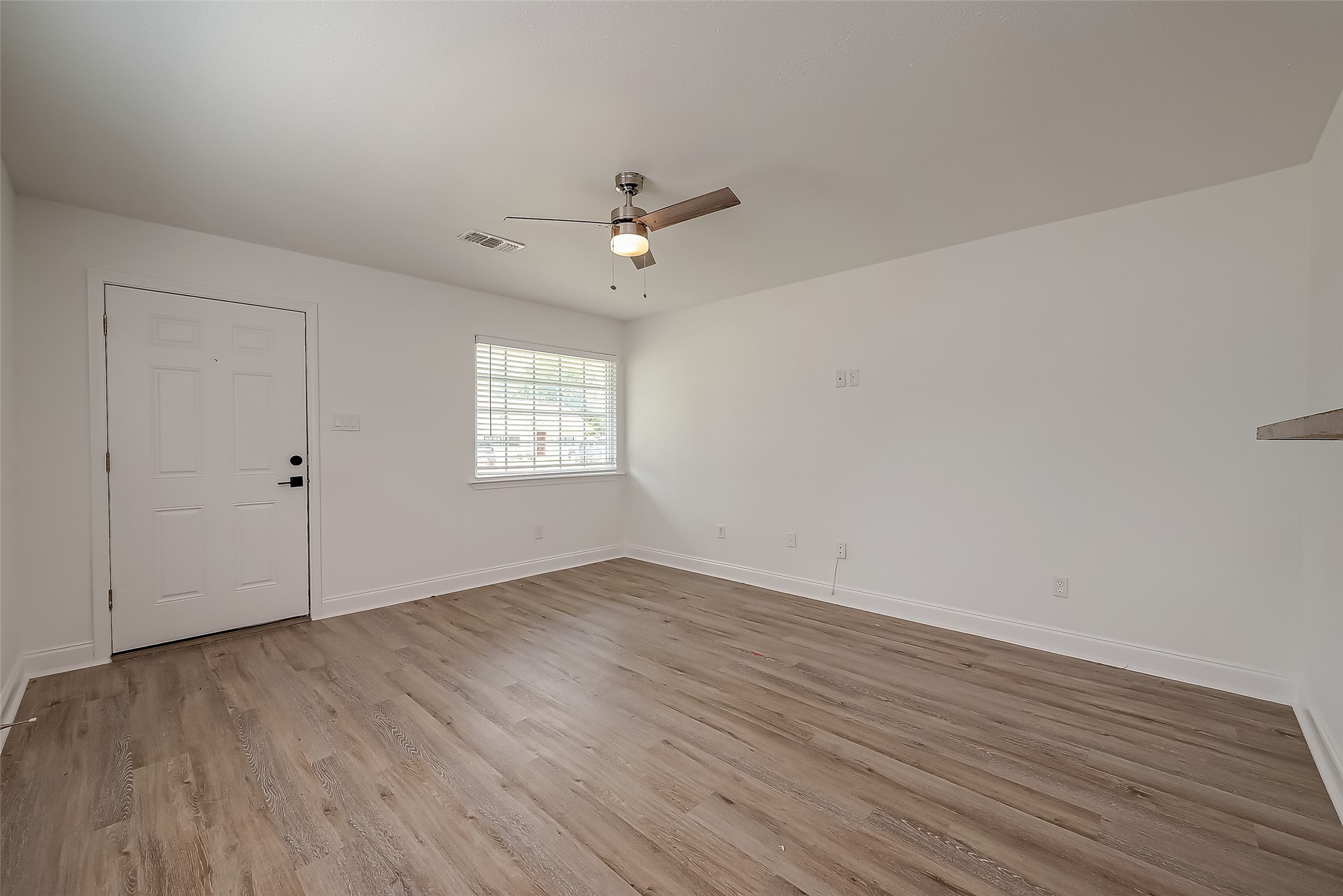 917 Adele Street Houston, TX 77009 - Photo 4 of 24