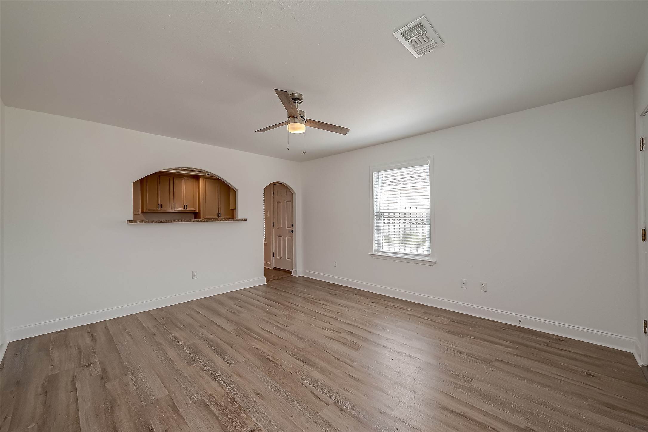 917 Adele Street Houston, TX 77009 - Photo 6 of 24